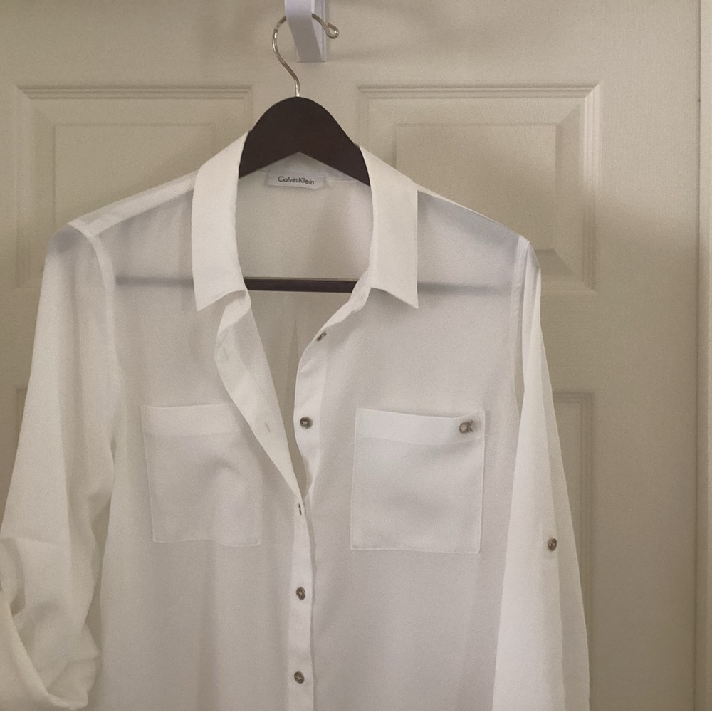 Calvin Klein Women’s Classic White Button-Down Shirt